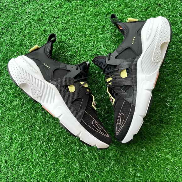 Nike Huarache-Type - Picture 12 of 13